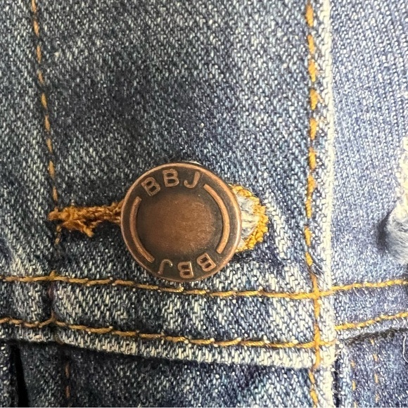 BBJ Women’s Distressed Denim Jean Jacket Size M 100% Cotton Blue Was Long Sleeve - Picture 8 of 15